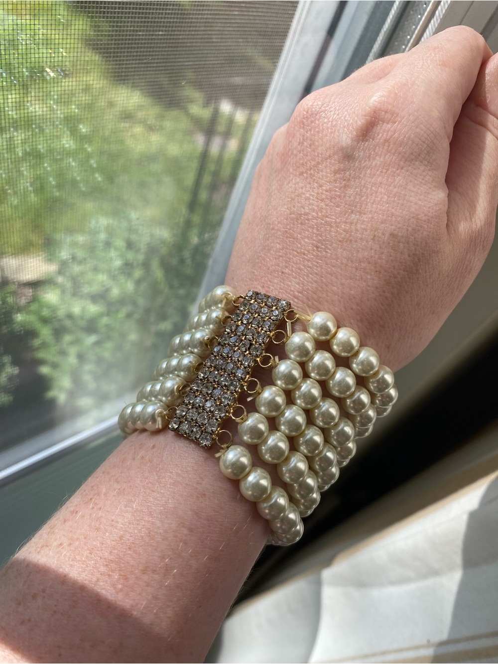 Elegant Pearl and Crystal Stretch Bracelet - Ivory Pearls with Rhinestone Accent - Picture 2 of 5